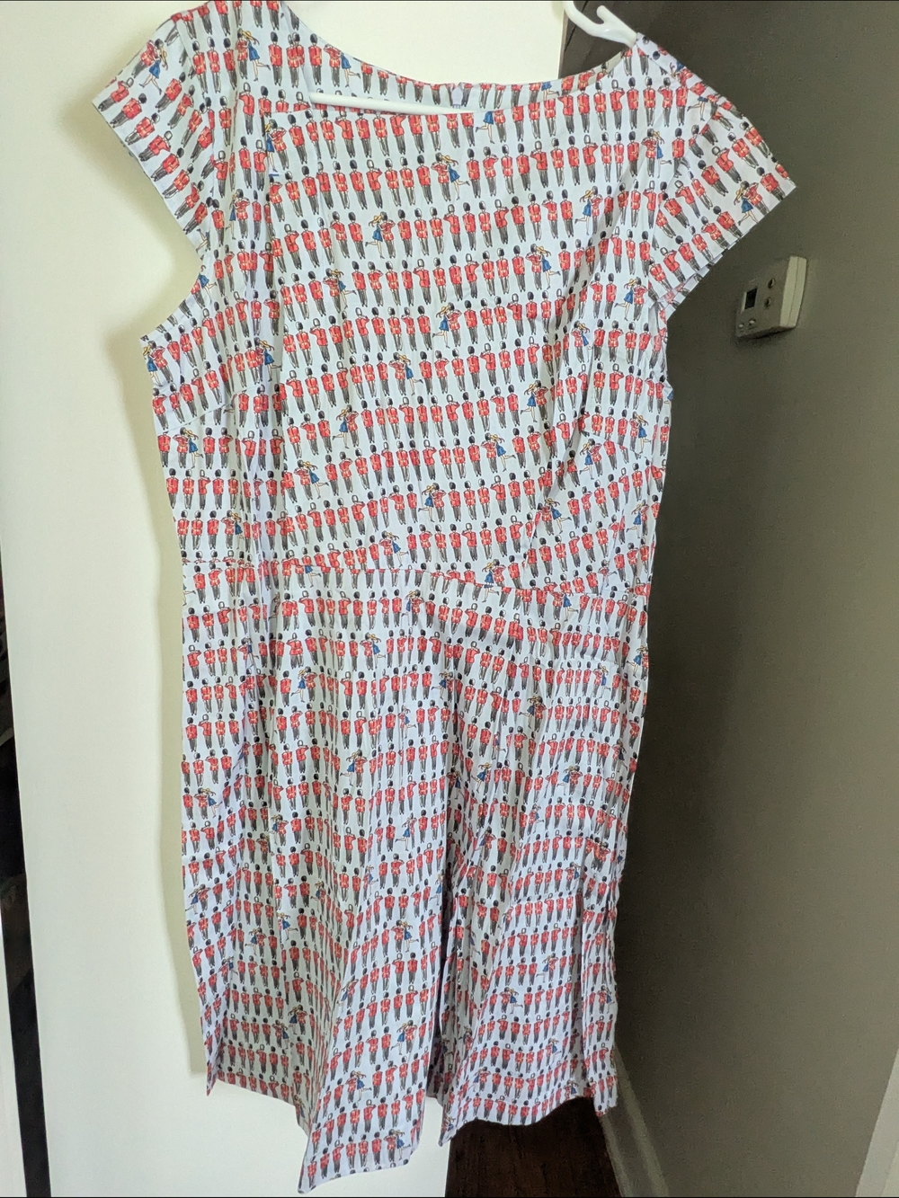 Anglophiles! Cute Cotton Dress With British Guards Print Size 14 US